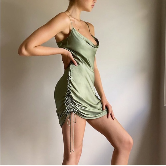 Aritzia Only Ruched Dress - Picture 3 of 9